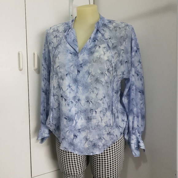 Aus 16 Basque Curve Blue-Grey Abstract Floral Long Sleeve V Neck Blouse - Picture 13 of 16